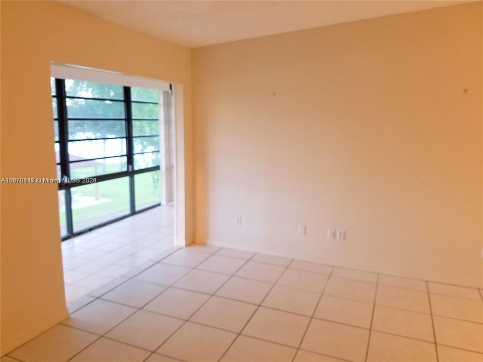 For Rent: $2,295 (2 beds, 2 baths, 870 Square Feet)