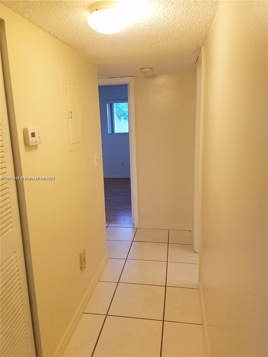 For Rent: $2,295 (2 beds, 2 baths, 870 Square Feet)