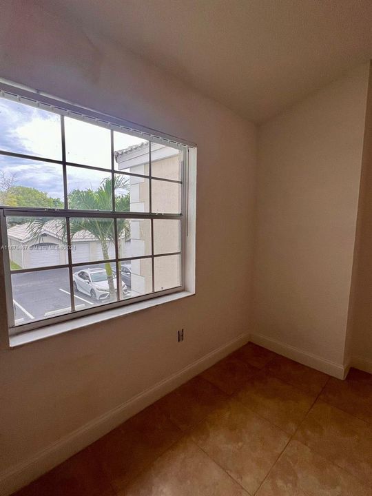 For Rent: $2,200 (2 beds, 2 baths, 1098 Square Feet)