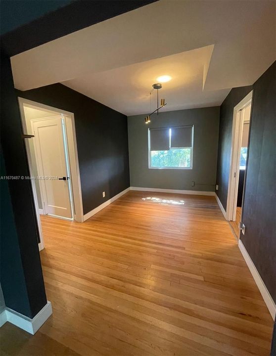 For Rent: $2,400 (1 beds, 1 baths, 685 Square Feet)