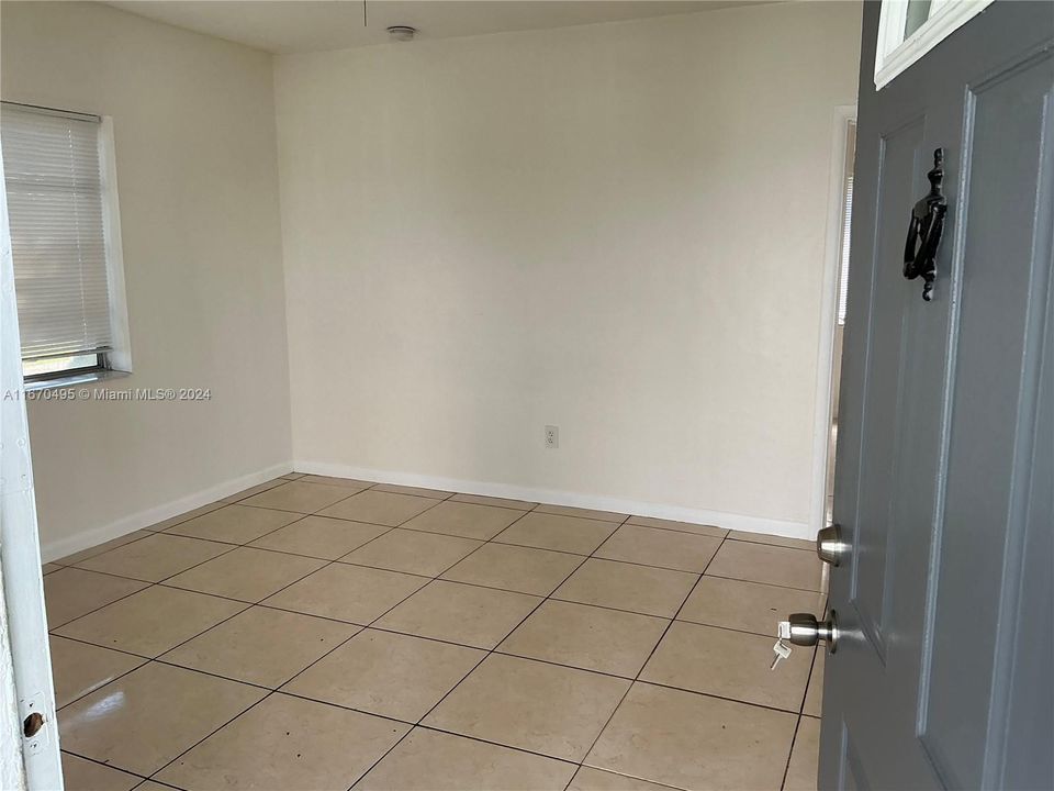 For Rent: $1,394 (1 beds, 1 baths, 2606 Square Feet)