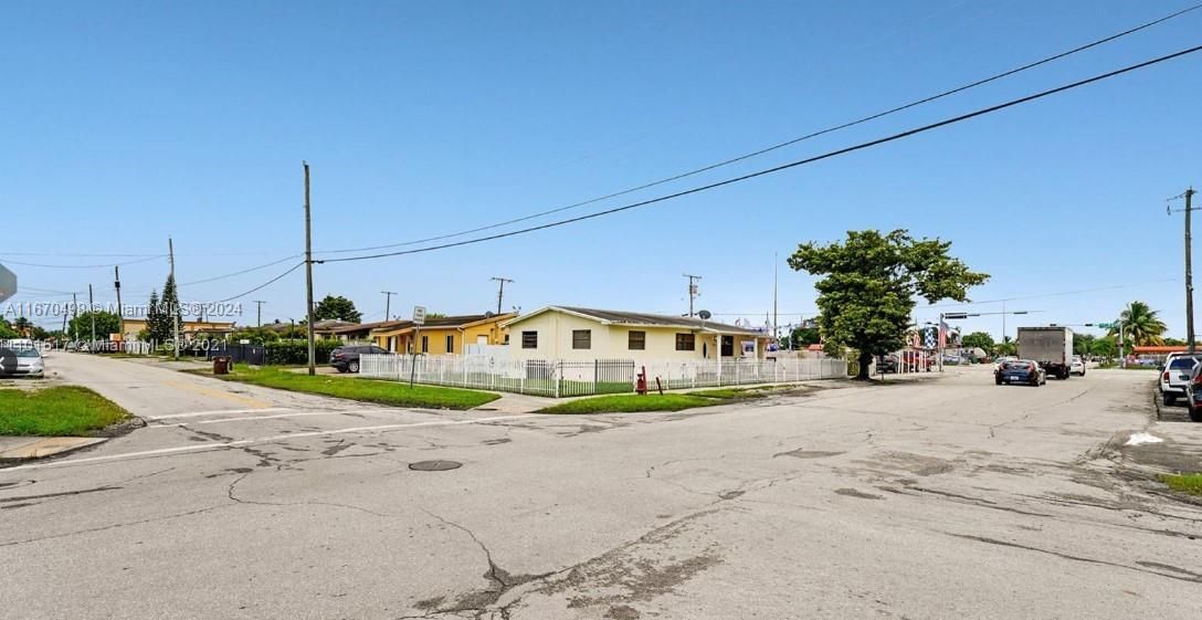 For Sale: $3,500,000 (3 beds, 1 baths, 0 Square Feet)