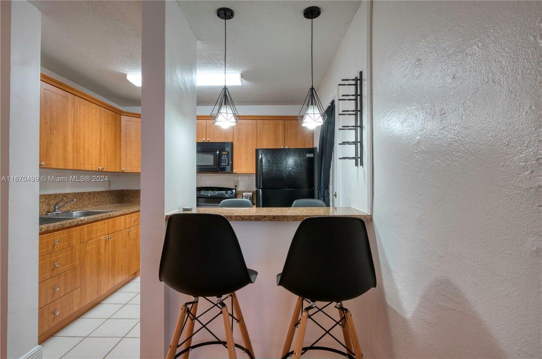 For Rent: $1,900 (1 beds, 1 baths, 628 Square Feet)