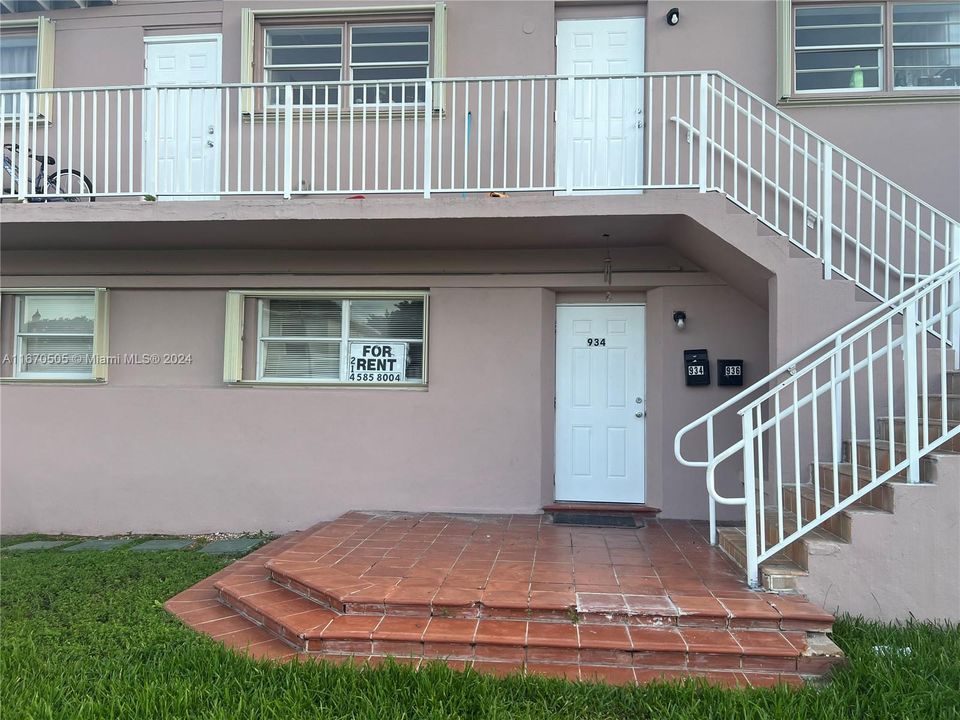 For Rent: $3,595 (3 beds, 2 baths, 1330 Square Feet)