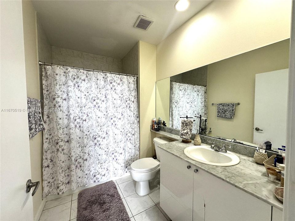 For Sale: $459,900 (2 beds, 2 baths, 1075 Square Feet)