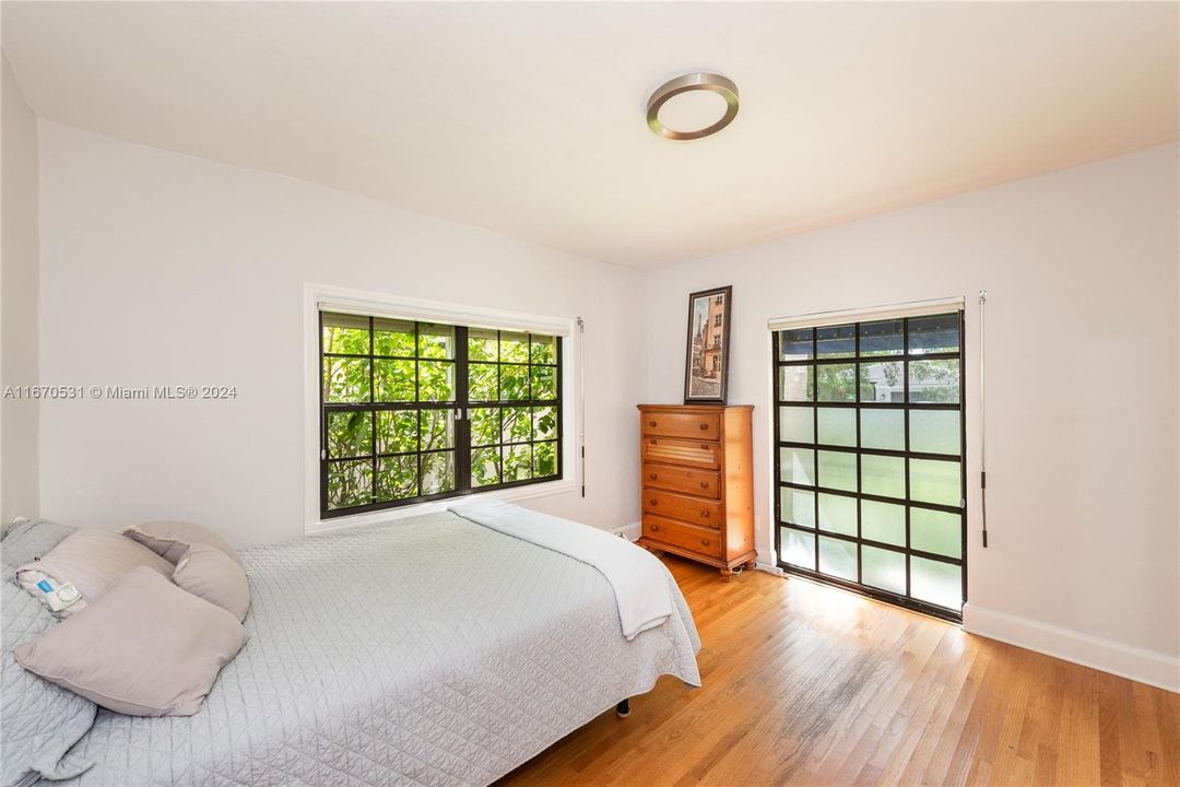 For Sale: $1,560,000 (2 beds, 2 baths, 1531 Square Feet)