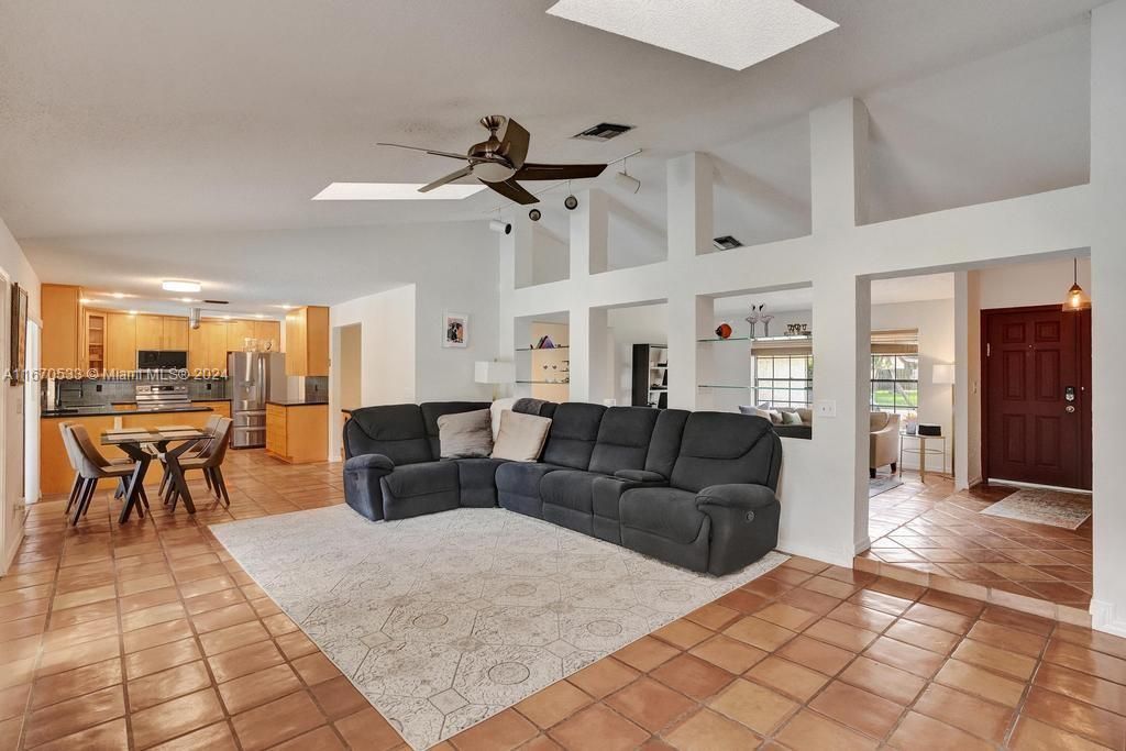 For Sale: $824,500 (4 beds, 2 baths, 2323 Square Feet)