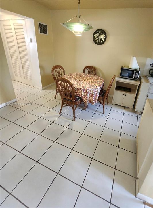 For Sale: $100,000 (1 beds, 1 baths, 510 Square Feet)