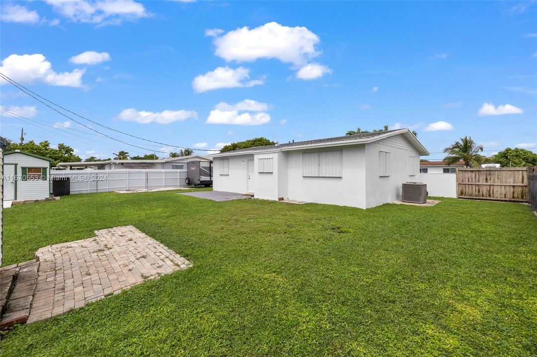 For Sale: $535,000 (3 beds, 2 baths, 1026 Square Feet)