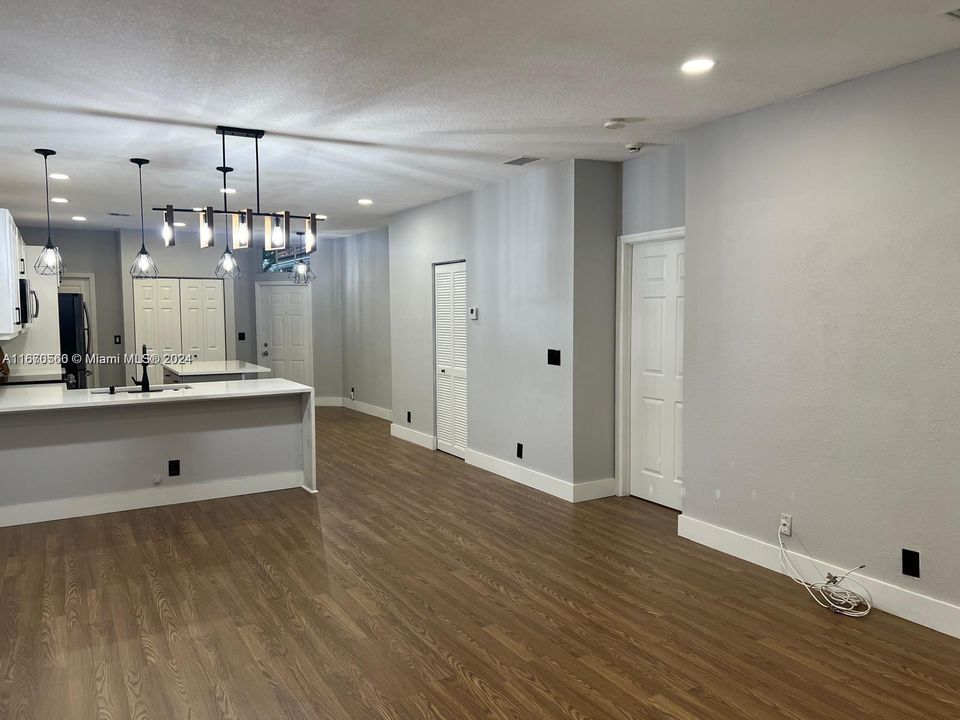 For Sale: $449,900 (3 beds, 2 baths, 1388 Square Feet)