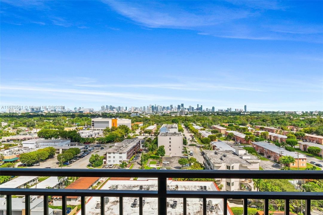 For Sale: $595,000 (2 beds, 2 baths, 1084 Square Feet)