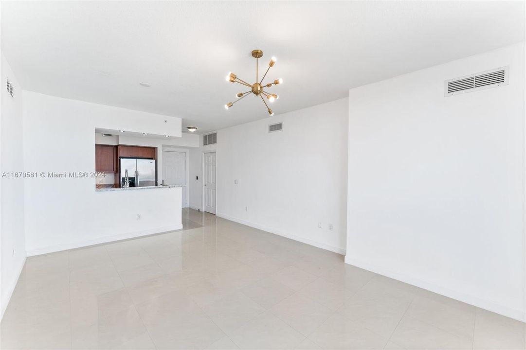 For Sale: $595,000 (2 beds, 2 baths, 1084 Square Feet)