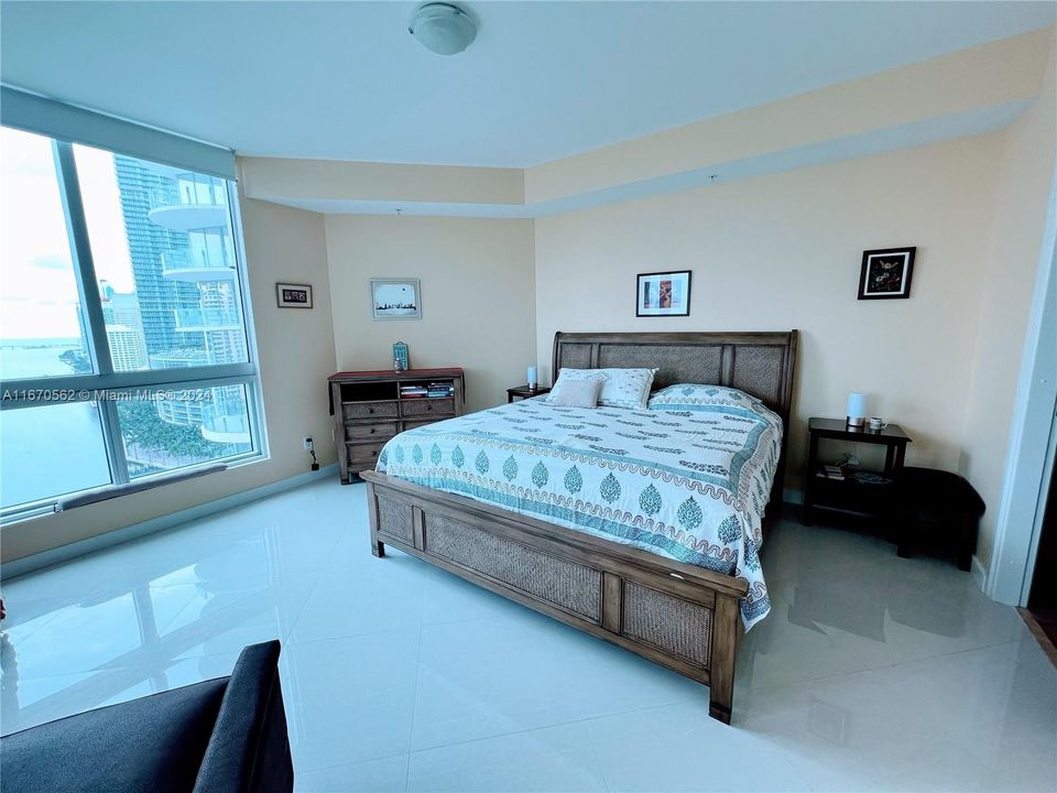 Недавно продано: $760,000 (2 спален, 2 ванн, 1091 Квадратных фут)