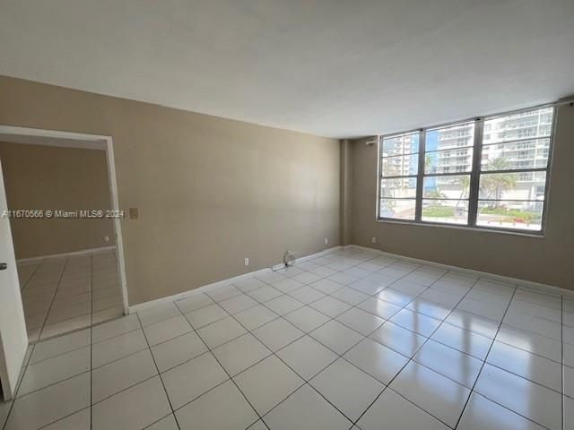 For Rent: $3,100 (2 beds, 2 baths, 1030 Square Feet)