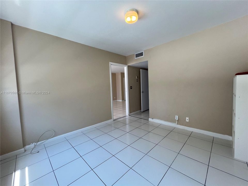 For Rent: $3,100 (2 beds, 2 baths, 1030 Square Feet)