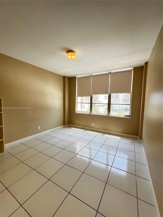 For Rent: $3,100 (2 beds, 2 baths, 1030 Square Feet)