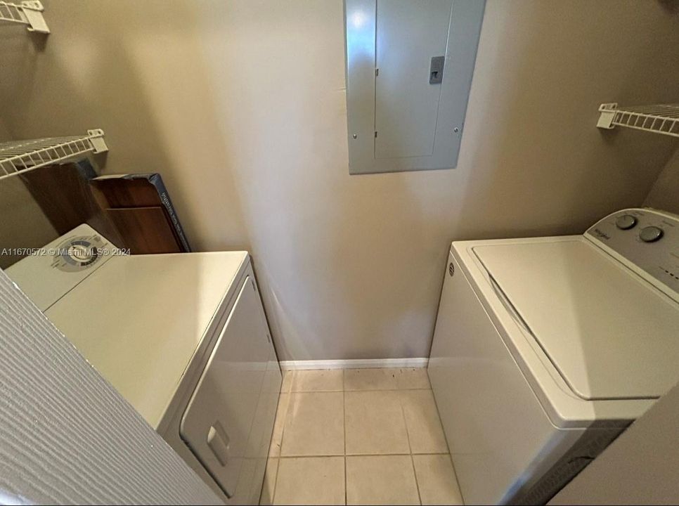 For Rent: $1,750 (1 beds, 1 baths, 691 Square Feet)