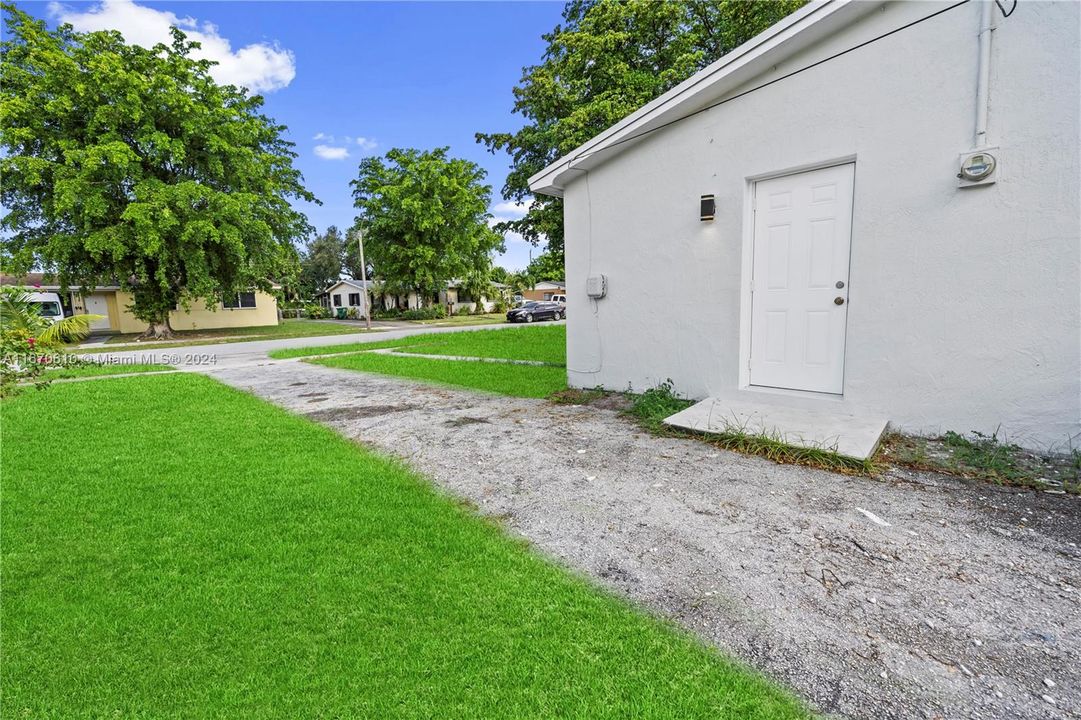 For Sale: $484,995 (3 beds, 2 baths, 1164 Square Feet)