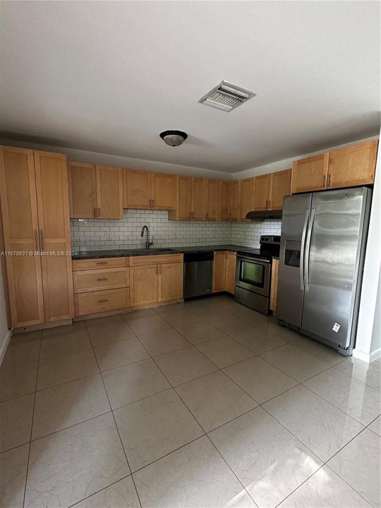 For Rent: $2,150 (2 beds, 2 baths, 1890 Square Feet)