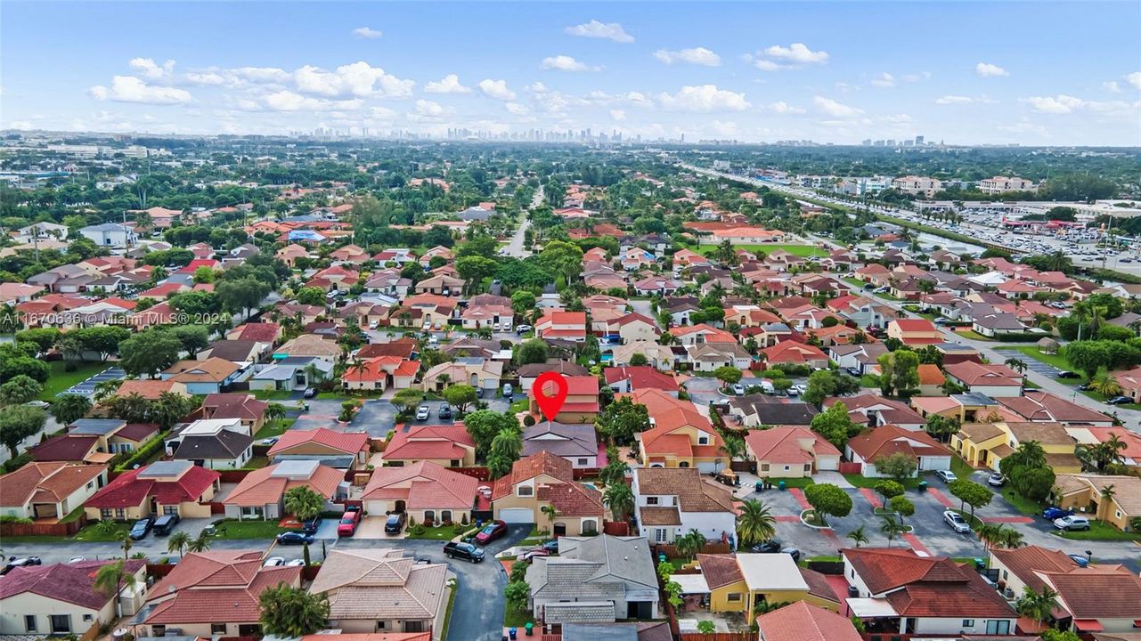 En Venta: $662,000 (3 camas, 2 baños, 1372 Pies cuadrados)