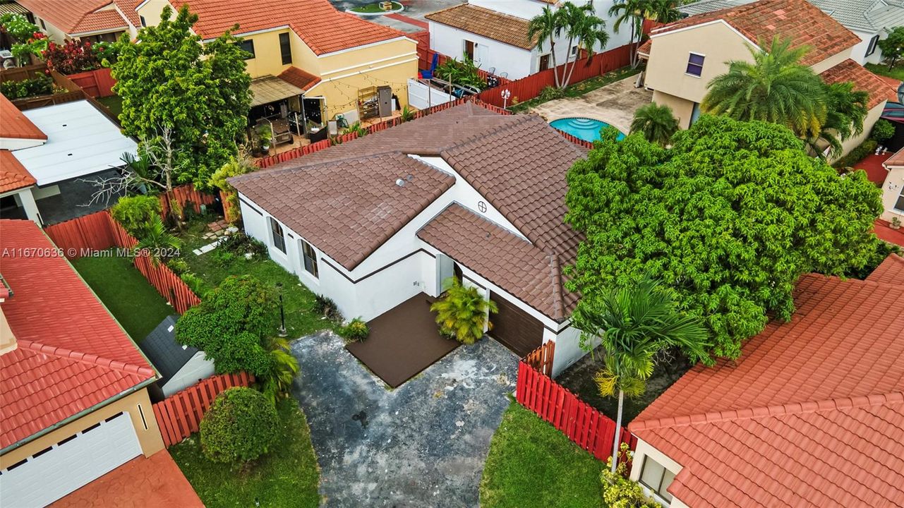 En Venta: $662,000 (3 camas, 2 baños, 1372 Pies cuadrados)