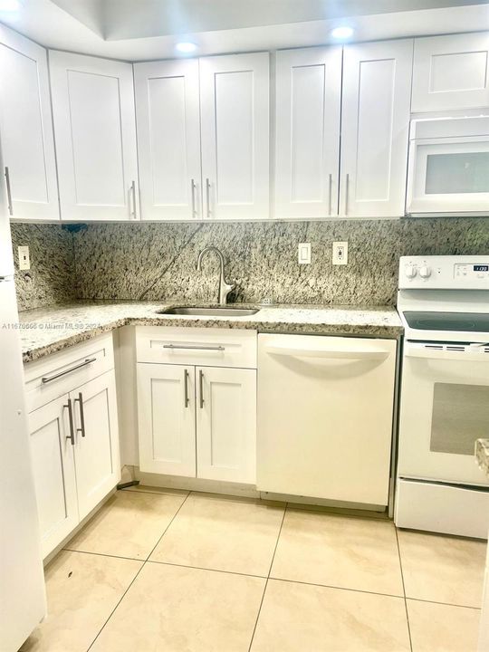 For Rent: $2,750 (3 beds, 2 baths, 1160 Square Feet)