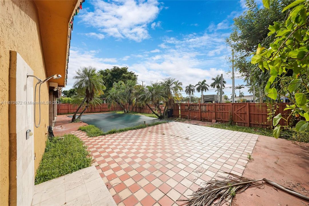 For Sale: $625,000 (4 beds, 2 baths, 2245 Square Feet)