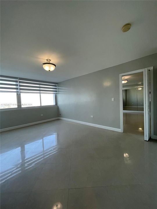 For Rent: $2,550 (1 beds, 2 baths, 912 Square Feet)