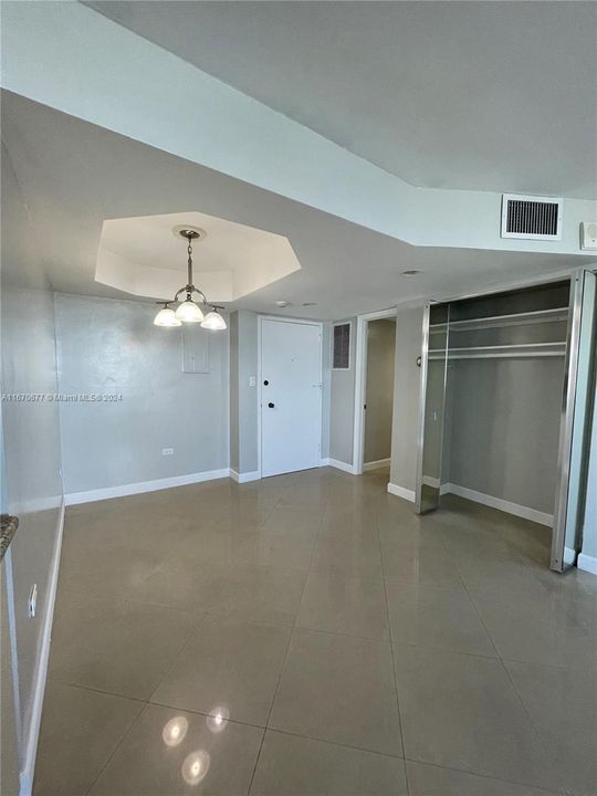 For Rent: $2,550 (1 beds, 2 baths, 912 Square Feet)