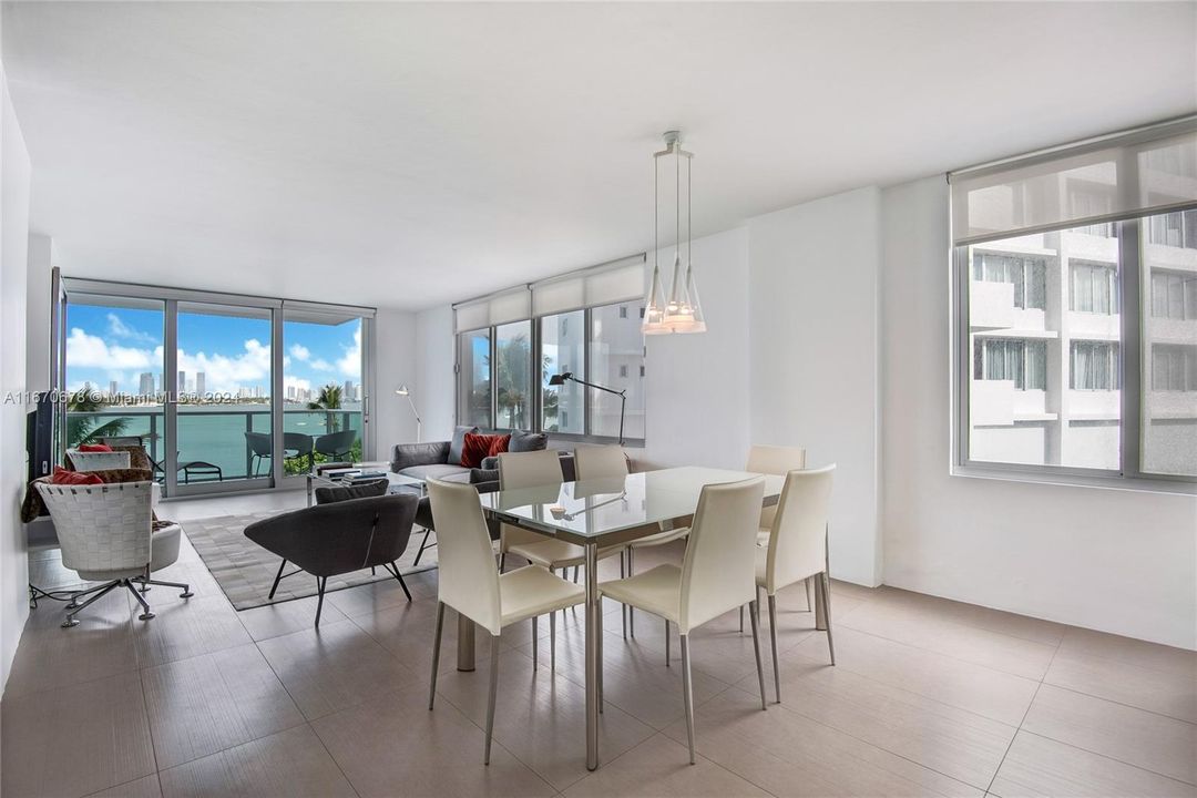 For Sale: $1,090,000 (2 beds, 2 baths, 1197 Square Feet)