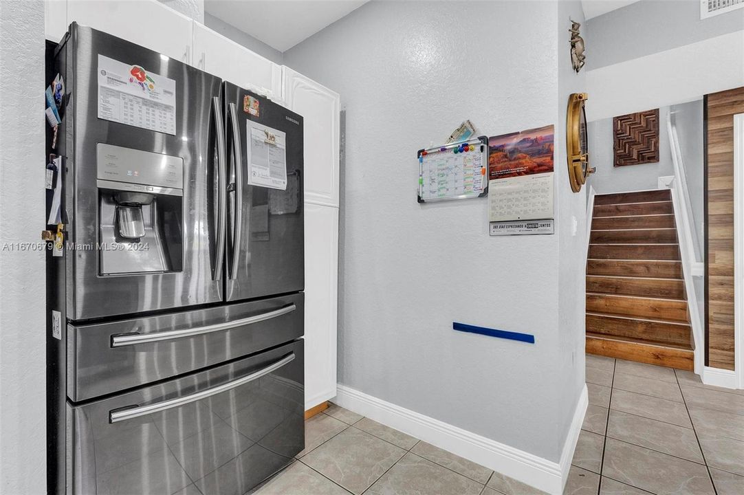 For Sale: $335,000 (3 beds, 2 baths, 1527 Square Feet)