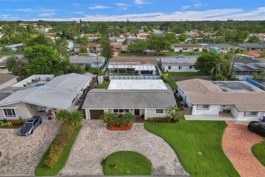 For Sale: $525,000 (3 beds, 2 baths, 1780 Square Feet)