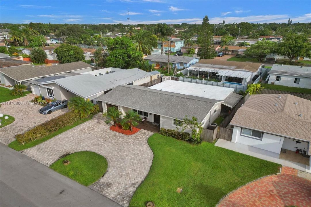 For Sale: $525,000 (3 beds, 2 baths, 1780 Square Feet)