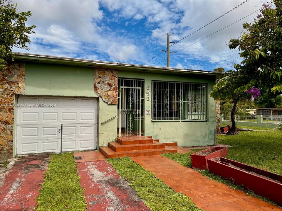 En Venta: $575,000 (3 camas, 2 baños, 1678 Pies cuadrados)