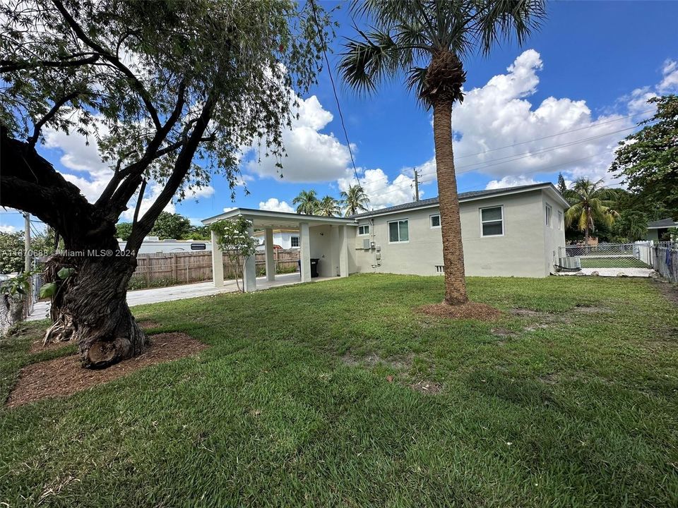 For Sale: $489,900 (3 beds, 1 baths, 975 Square Feet)