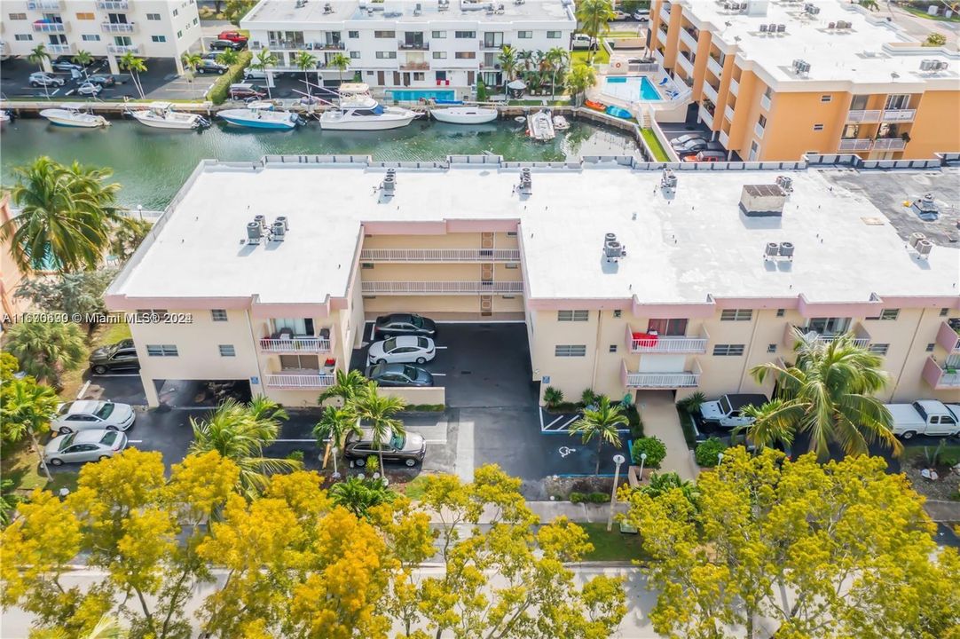 En Venta: $329,000 (2 camas, 2 baños, 847 Pies cuadrados)