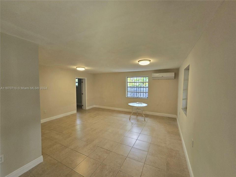 For Rent: $2,800 (2 beds, 1 baths, 1050 Square Feet)