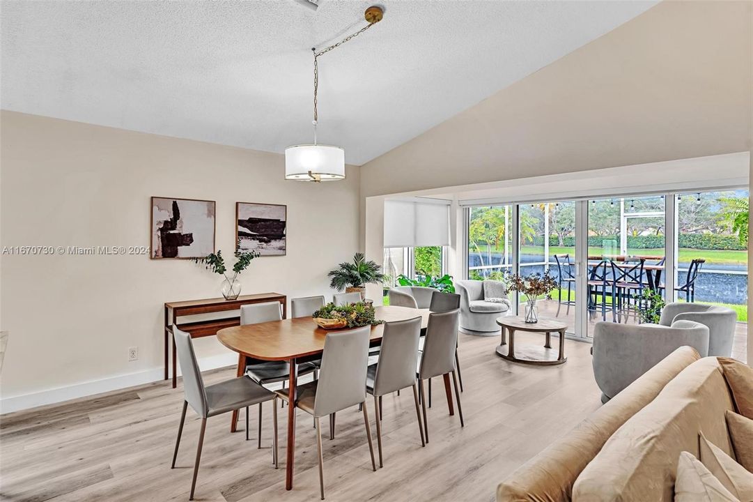 For Sale: $579,900 (2 beds, 2 baths, 1261 Square Feet)