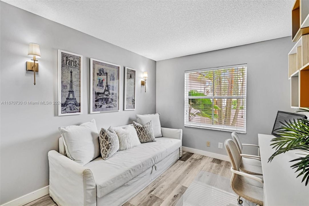 For Sale: $579,900 (2 beds, 2 baths, 1261 Square Feet)