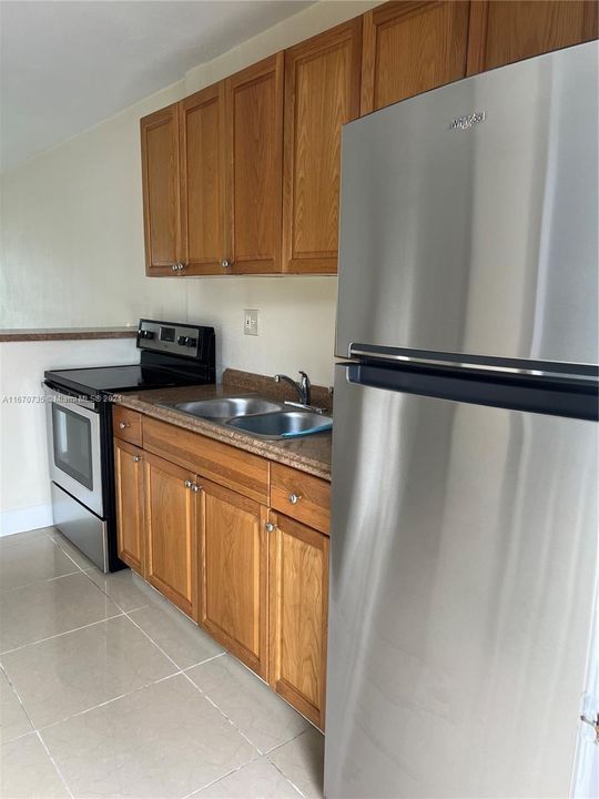 For Rent: $1,650 (1 beds, 1 baths, 656 Square Feet)