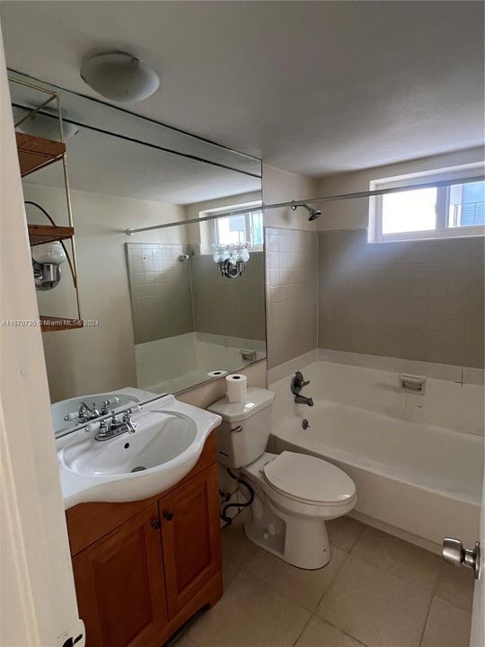 For Rent: $1,650 (1 beds, 1 baths, 656 Square Feet)