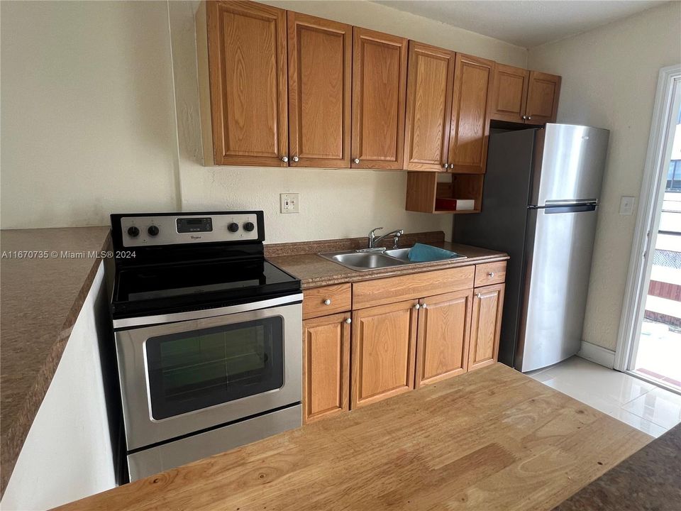 For Rent: $1,650 (1 beds, 1 baths, 656 Square Feet)