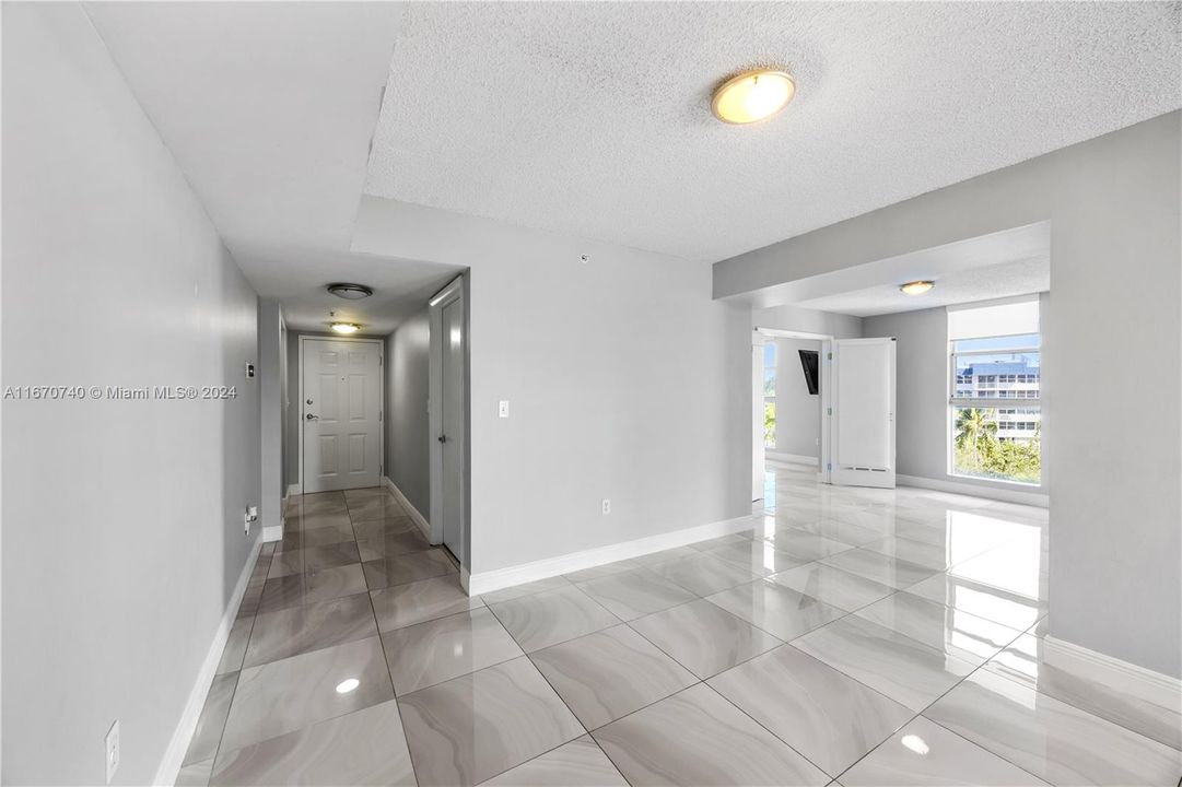 For Sale: $449,000 (2 beds, 2 baths, 1340 Square Feet)