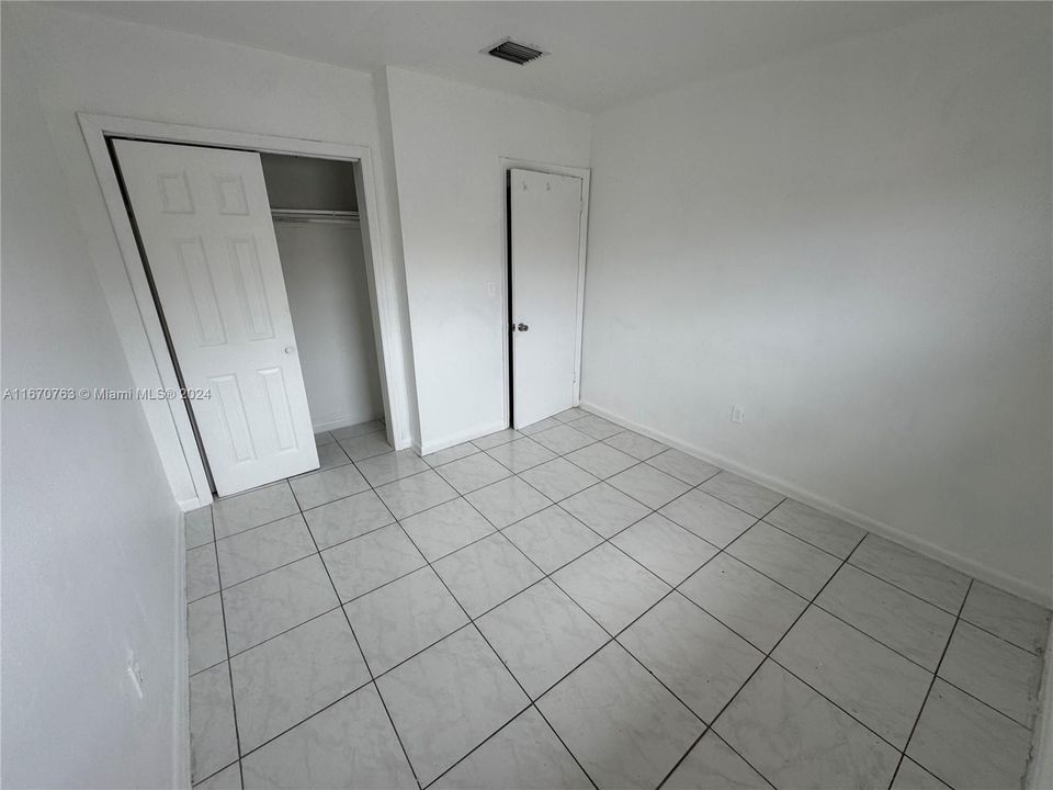 For Rent: $2,100 (2 beds, 1 baths, 700 Square Feet)