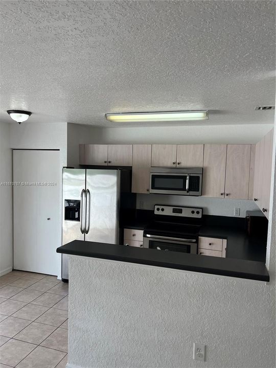 For Rent: $2,595 (3 beds, 2 baths, 1440 Square Feet)