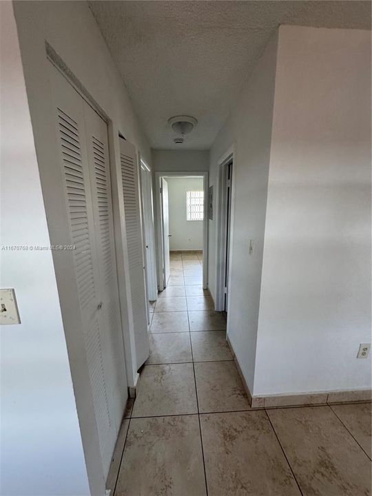 For Rent: $2,200 (2 beds, 1 baths, 4560 Square Feet)