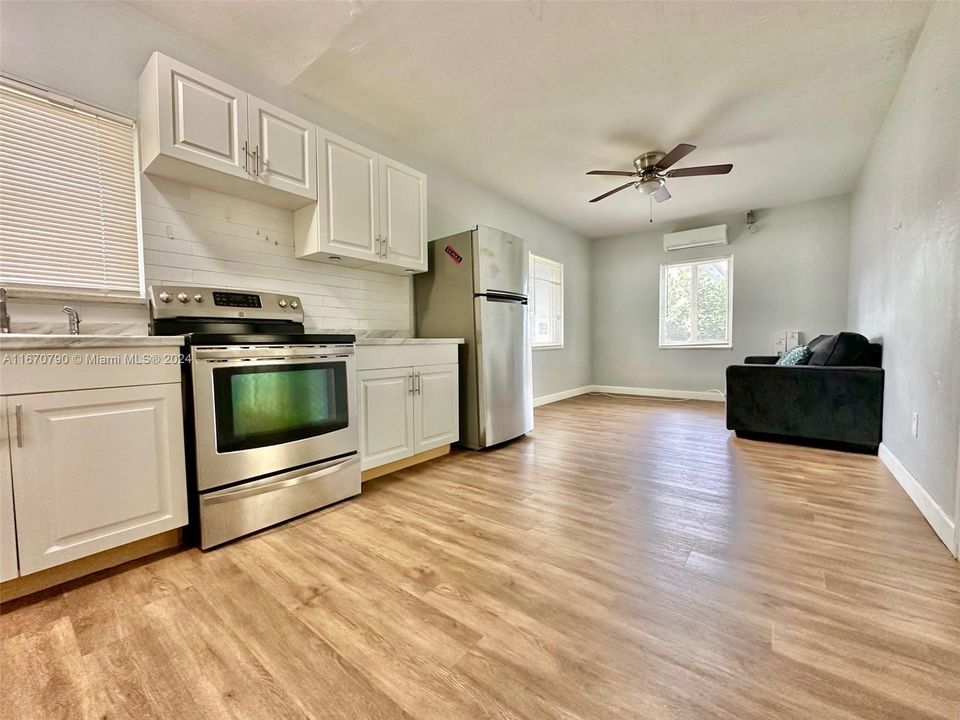 For Rent: $1,675 (1 beds, 1 baths, 1242 Square Feet)