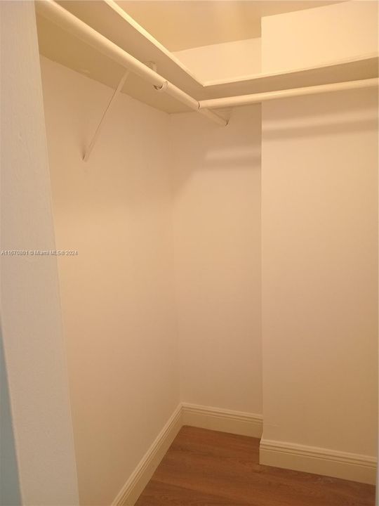 For Sale: $248,000 (1 beds, 1 baths, 741 Square Feet)