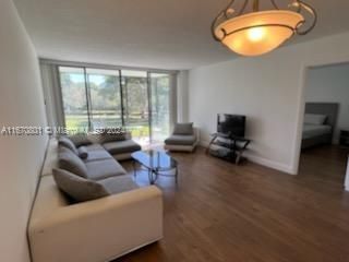 For Sale: $248,000 (1 beds, 1 baths, 741 Square Feet)