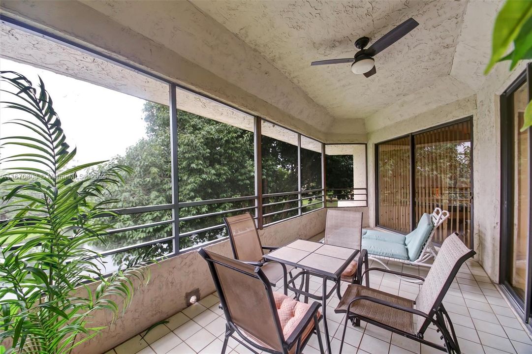 En Venta: $485,000 (3 camas, 3 baños, 1710 Pies cuadrados)